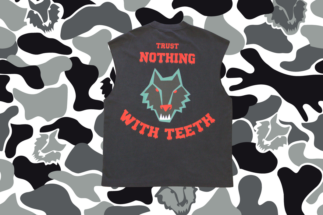 Unisex Trust Nothing With Teeth Oversize Tee (Red)